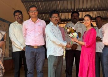 Padmashri Vaidya received the Student Godbole Award