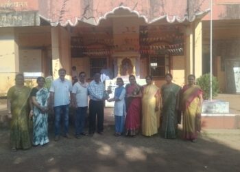 Reisha Choughule gets Student Godbole Award