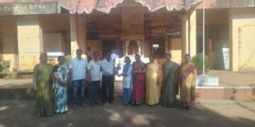 Reisha Choughule gets Student Godbole Award