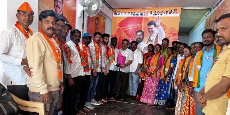 Ubatha Party office bearers from Velamba Gurwadi join BJP