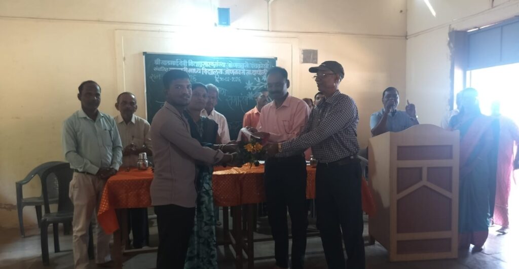 Prize distribution ceremony at Saraswati Vidyalaya