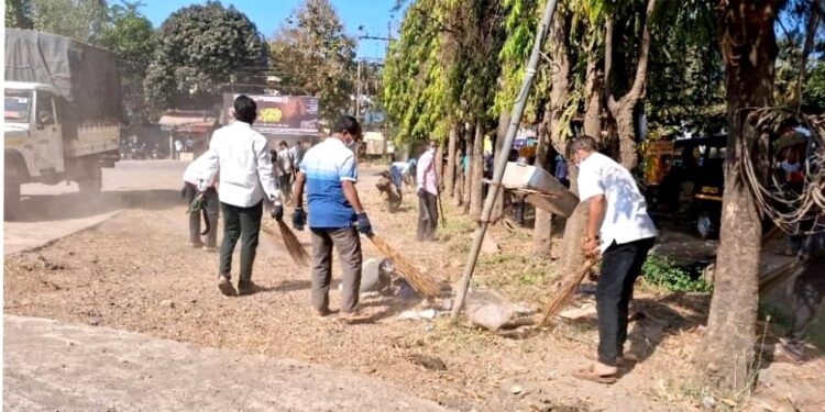 Cleanliness campaign in Guhagar city