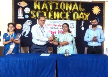 Lecture by Babasaheb Sutar at DGK College