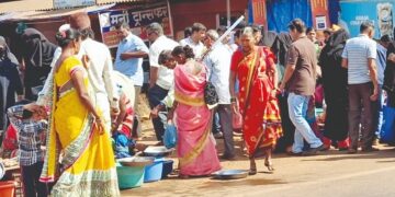 Fish sales at Shringartali market