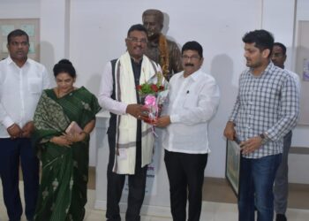 Pratap Sarnaik visits Sahyadri Education Institute