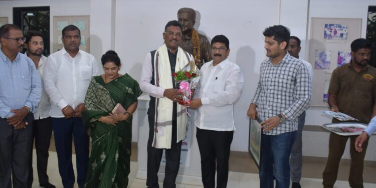 Pratap Sarnaik visits Sahyadri Education Institute