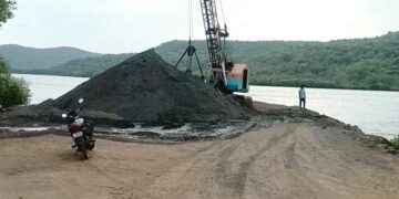Illegal sand mining in Visapur