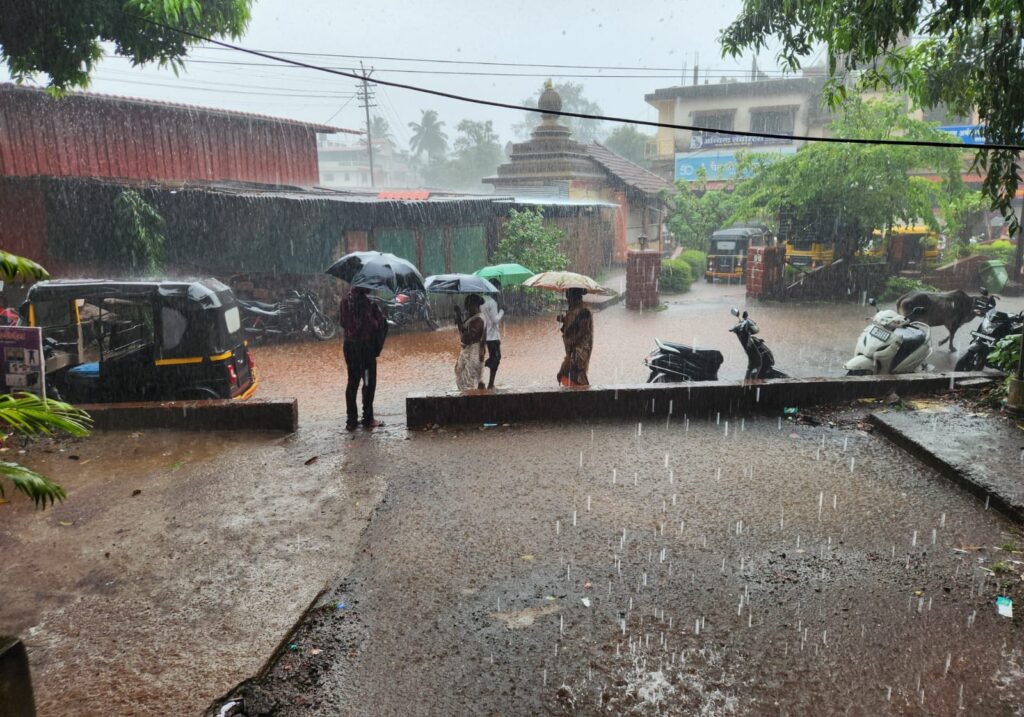 Strong arrival of rain in Guhagar