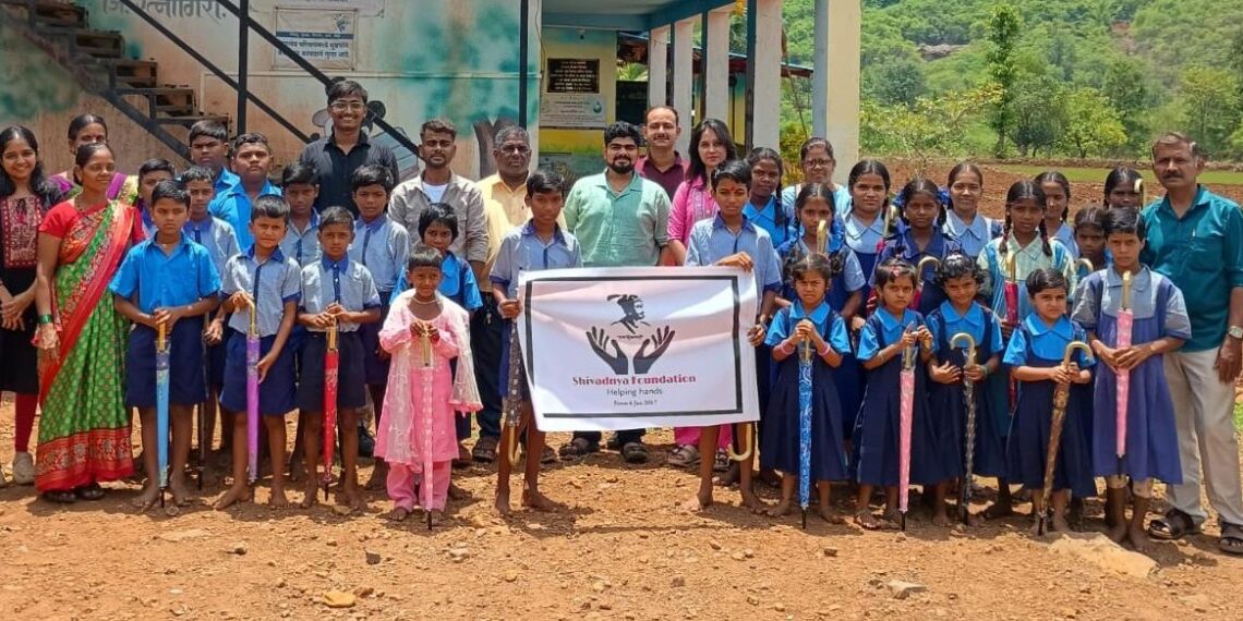 Shivajna Foundation gifts umbrellas to students