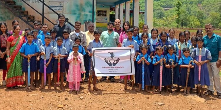Shivajna Foundation gifts umbrellas to students