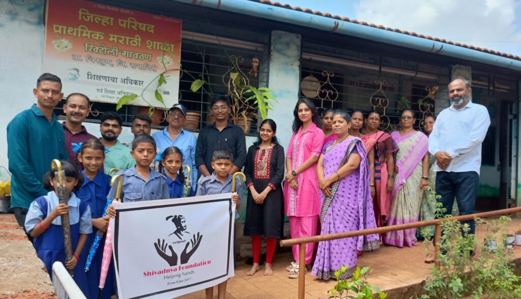 Shivajna Foundation gifts umbrellas to students