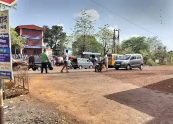 Traffic near Margtamhane School is hazardous