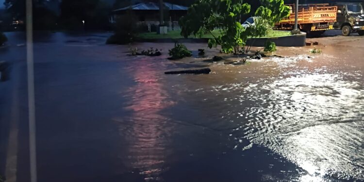Heavy rain in Guhagar