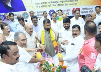 Sachin Ahir felicitated by workers