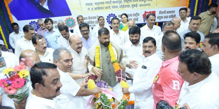 Sachin Ahir felicitated by workers