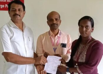 Subhash Khot helps needy students