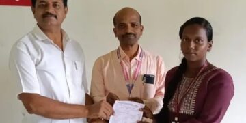 Subhash Khot helps needy students