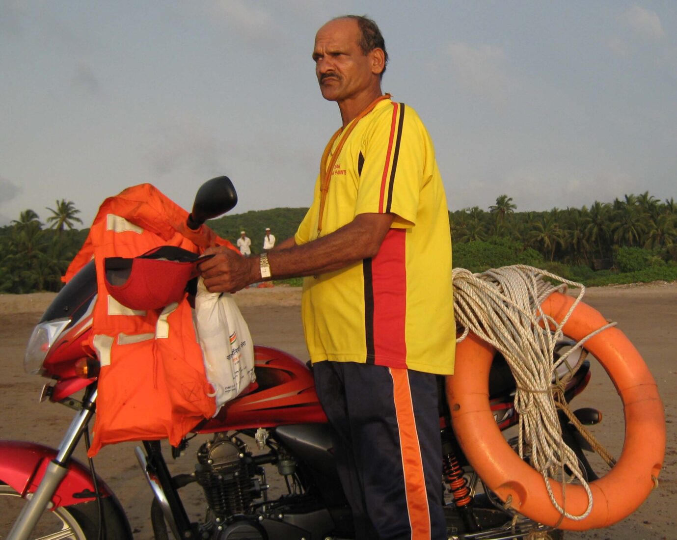 आठवणीतील-विश्र्वास-खरे_Coast-Guard