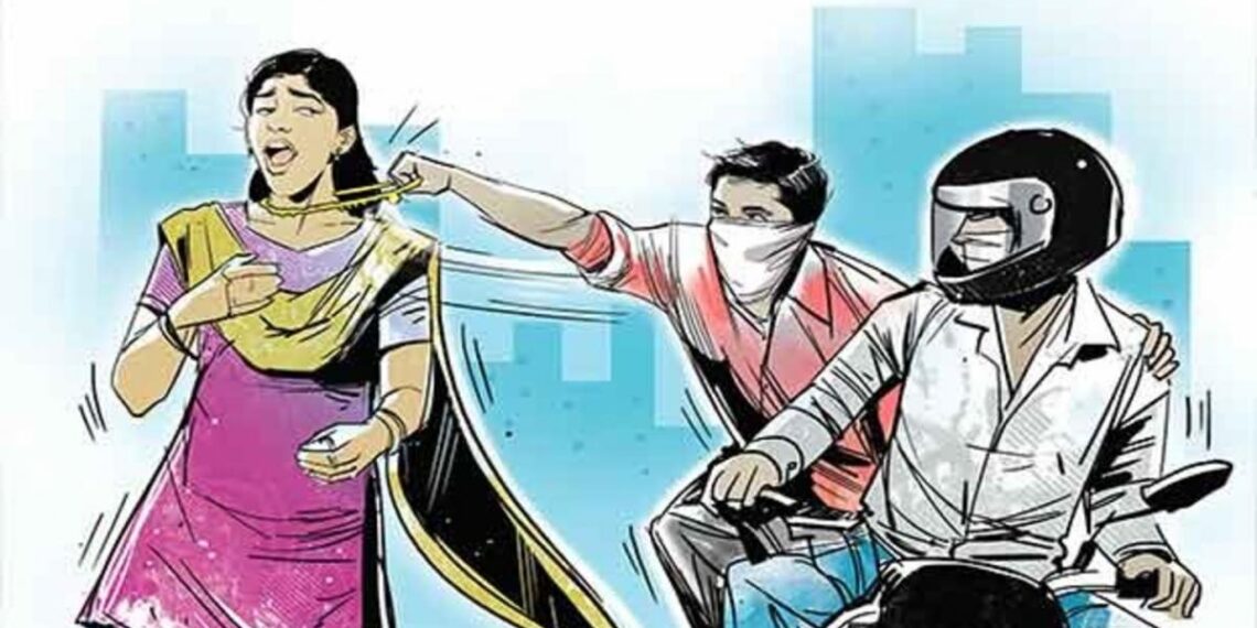 Mangalsutra snatched from woman's neck