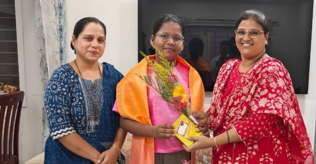 Abhinav and Manasvi felicitated by Yash Computer