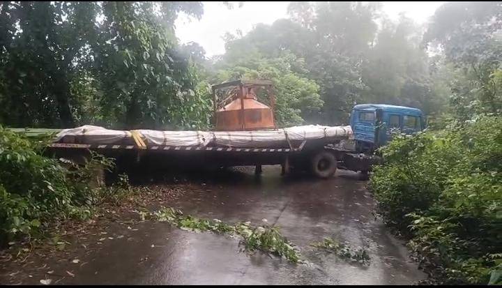 Trailer stuck at a sharp turn
