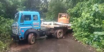 Trailer stuck at a sharp turn