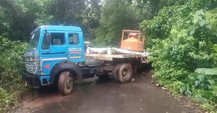 Trailer stuck at a sharp turn