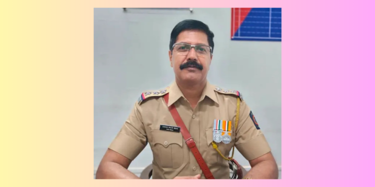 Police Inspector Ashwanath Khedkar of Guhagar Police Station