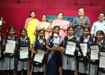 Students felicitated at Jambhekar School