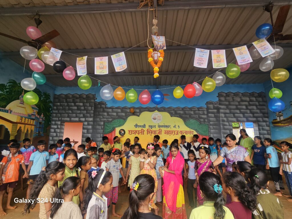 'Dahi Handi' at Velaneshwar School