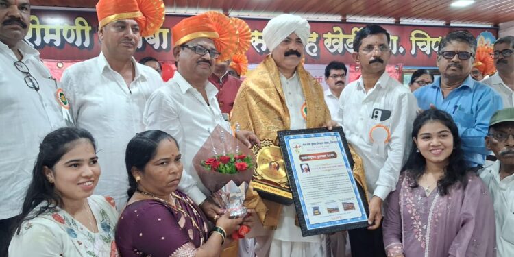 Sachin Salvi gets Samaj Bhushan Award