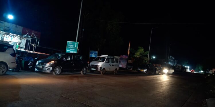 Queues of vehicles at CNG pump