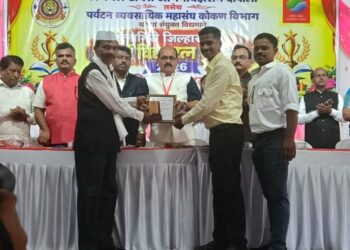 Adarsh Vidyaratna Award to Janardhan Ambekar