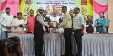 Adarsh Vidyaratna Award to Janardhan Ambekar