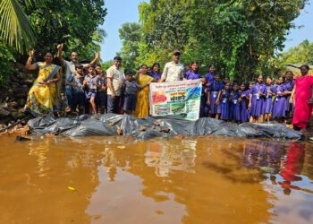 Students join hands for water conservation
